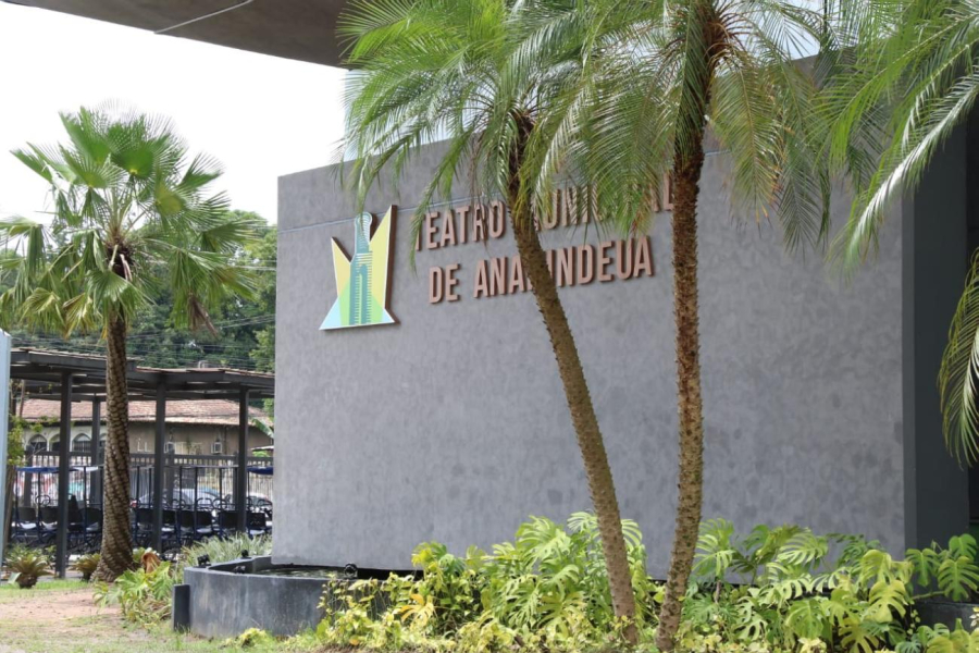 Teatro Municipal reúne empresários e investidores do setor turístico para impulsionar economia do município