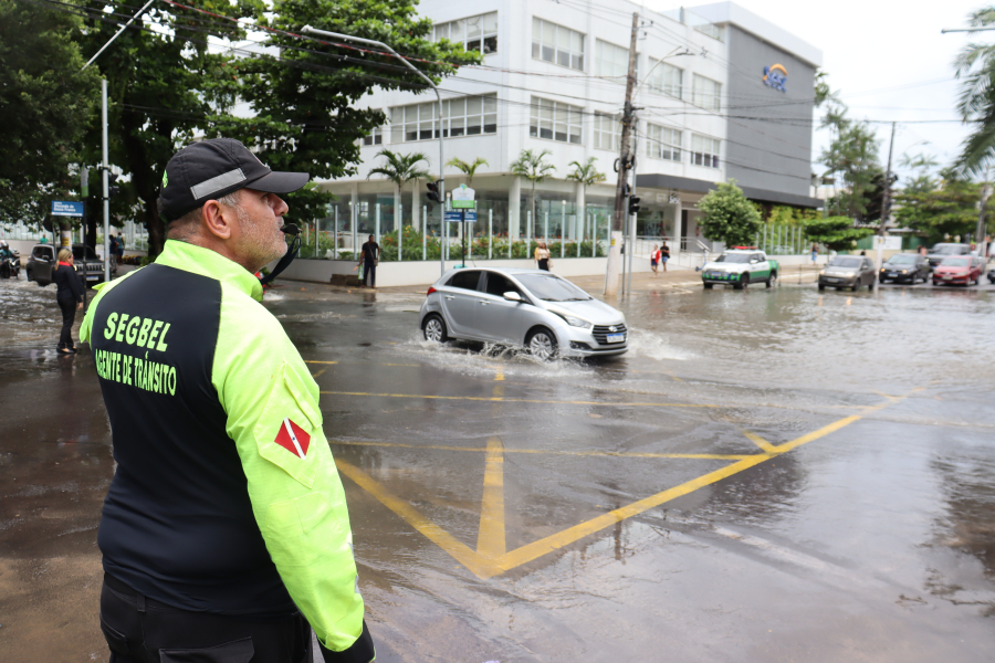 Prefeitura de Belém orienta condutores e organiza trânsito na Doca