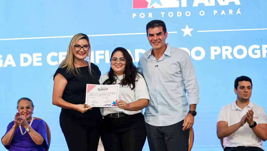 Benevidenses recebem certificados do Programa QualificaTur em cerimônia com o Governo do Estado