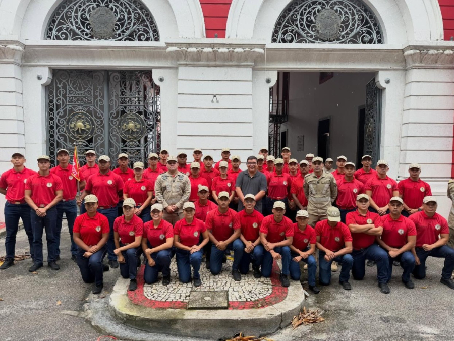 Historiador Michel Pinho resgata as origens do Corpo de Bombeiros em palestra para militares no Pará