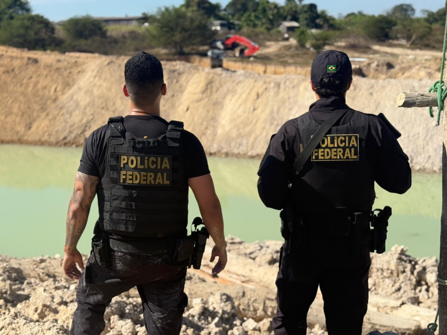 Operação na floresta: Polícia Federal fecha garimpo ilegal e destrói maquinário pesado no sudoeste do Pará