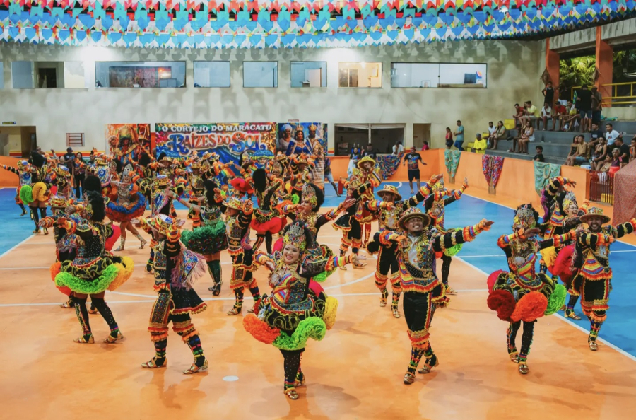 Evento reúne agremiações de diversas regiões do Estado no Ginásio Nagibão e conta com transmissão ao vivo focada na valorização da cultura popular paraense.