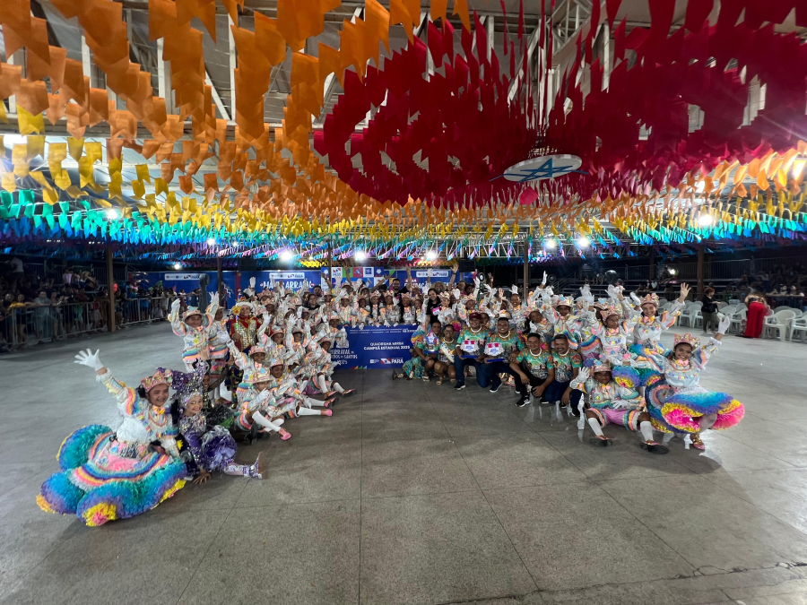 Quadrilha infantil de Soure leva 57 crianças do Marajó para o encerramento do Arraial de Todos os Santos