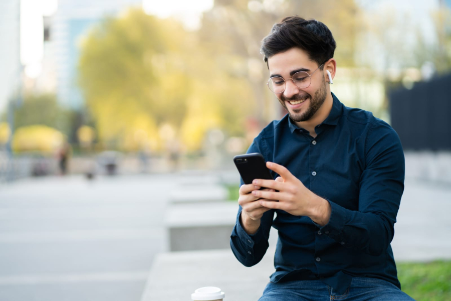 Você já compra com IA e ainda não percebeu: como a inteligência artificial mudou o consumo online?
