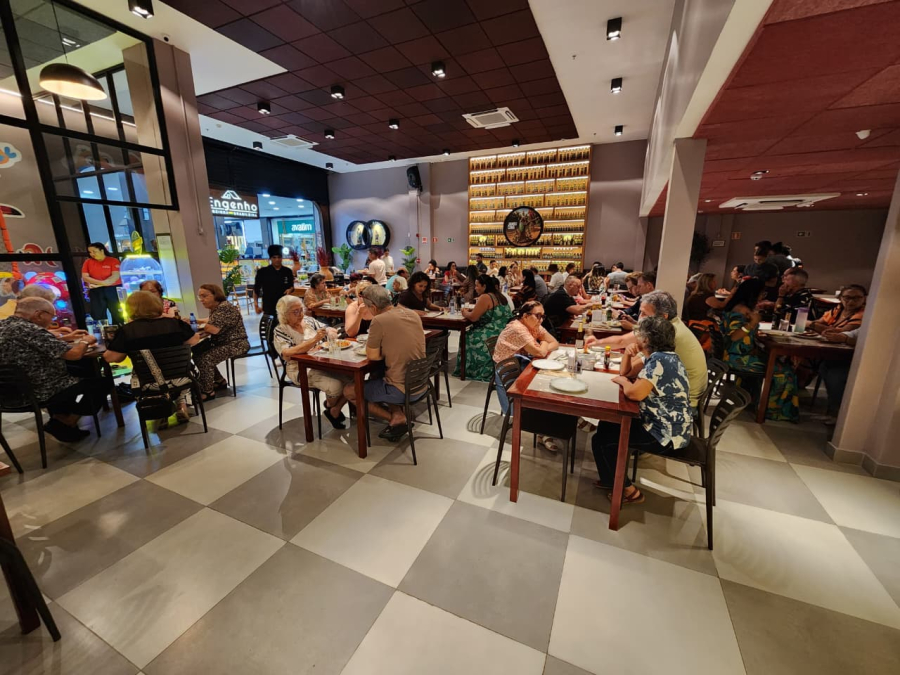 Engenho Belém transforma almoço de Dia dos Pais em lembrança para a vida toda com caricaturas ao vivo 