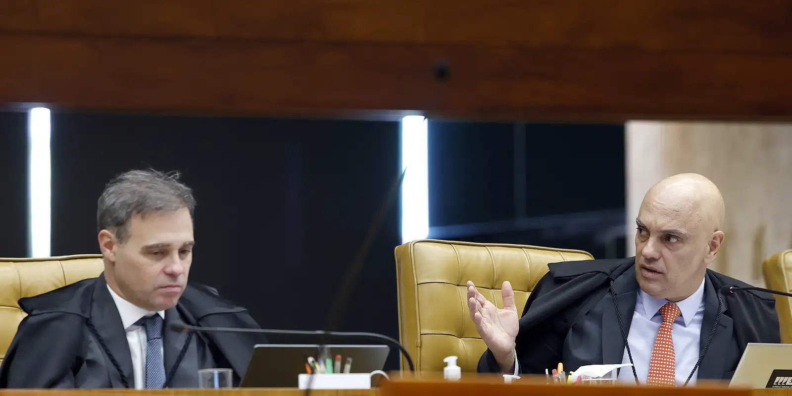 Moraes encaminha a Fachin pedido de investigação contra Mendonça