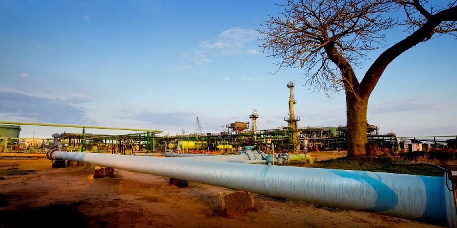 Petrobras fecha acordo de cooperação na área de petróleo em Moçambique