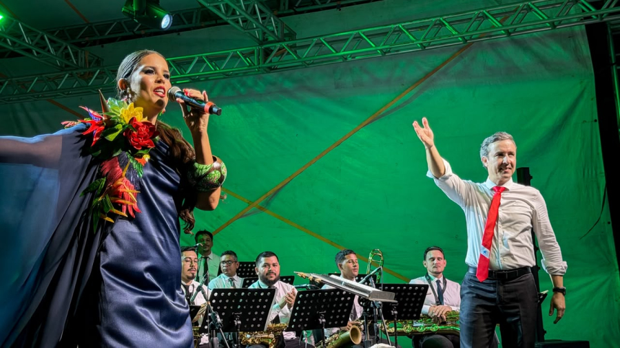  Mona Vilardo homenageia rainhas do rádio em Belém