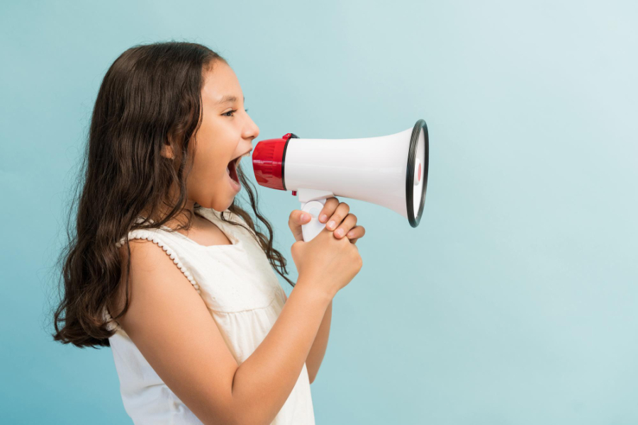 “Meu filho fala frases de desenhos”: especialista explica o processamento gestalt de linguagem no autismo